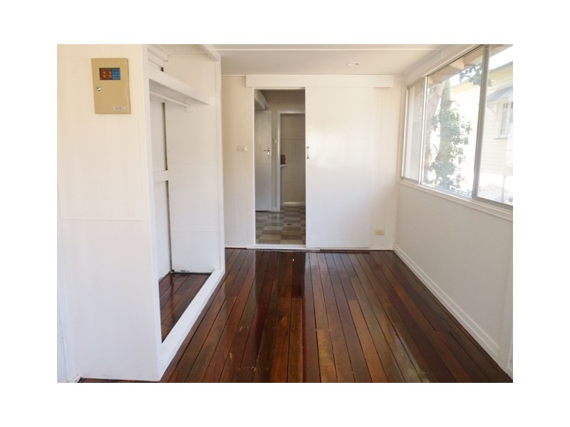 19 Combles Road, Camp Hill QLD 4152
