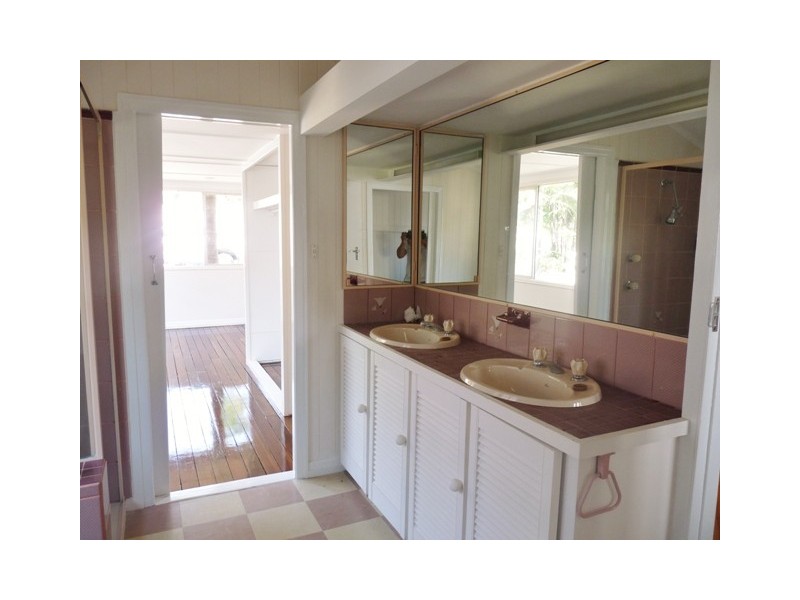 19 Combles Road, Camp Hill QLD 4152