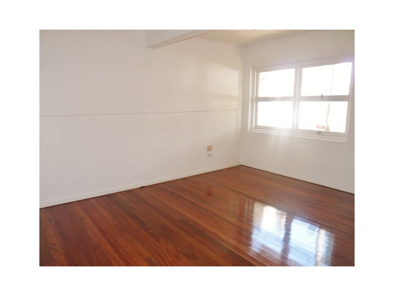 19 Combles Road, Camp Hill QLD 4152