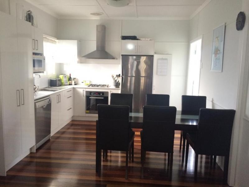 77 Grosvenor Street, Morningside QLD 4170