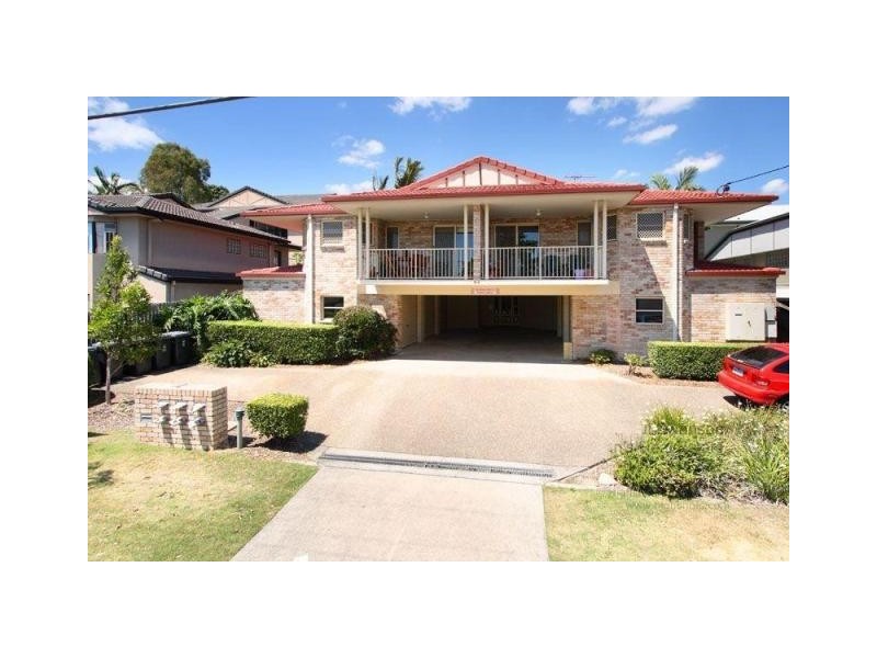 1/64 Miles Street, Hawthorne QLD 4171