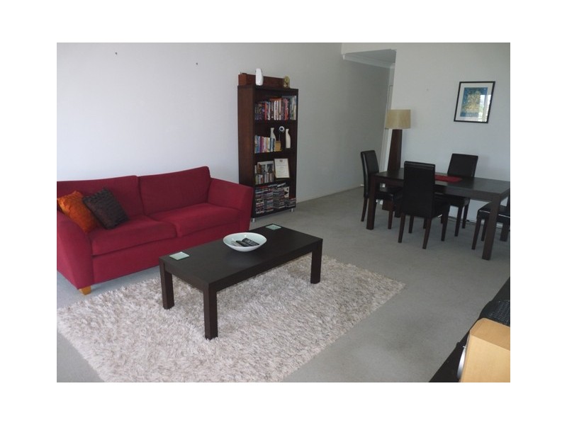 1/64 Miles Street, Hawthorne QLD 4171