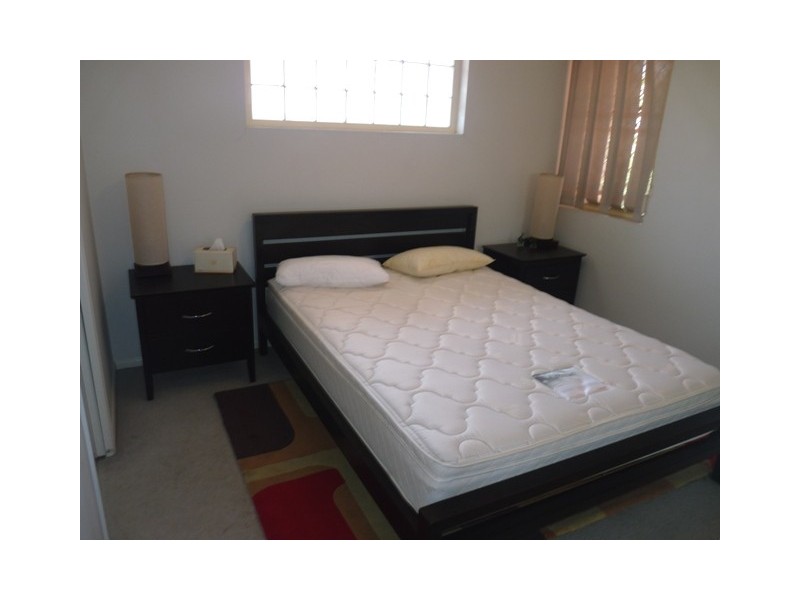 1/64 Miles Street, Hawthorne QLD 4171