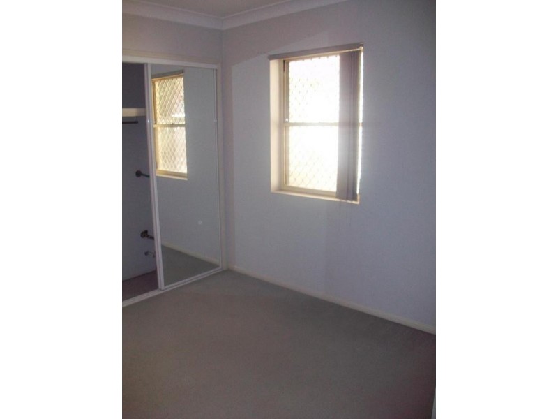 1/64 Miles Street, Hawthorne QLD 4171