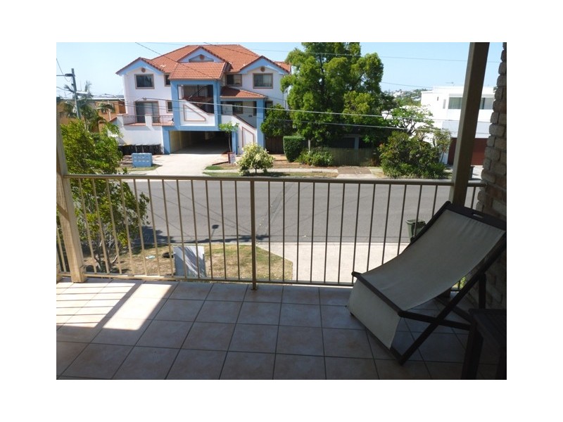 1/64 Miles Street, Hawthorne QLD 4171