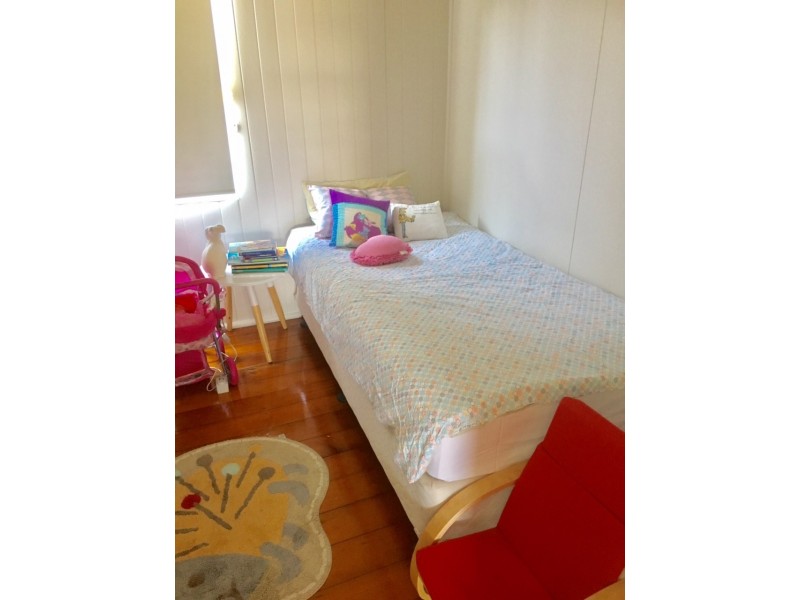 118 Barrack Road, Cannon Hill QLD 4170