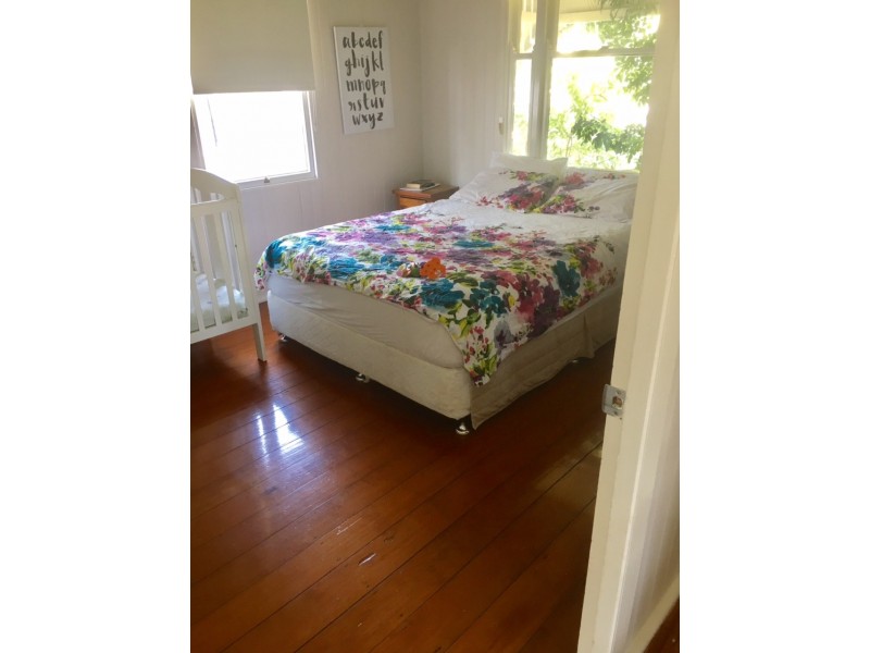 118 Barrack Road, Cannon Hill QLD 4170