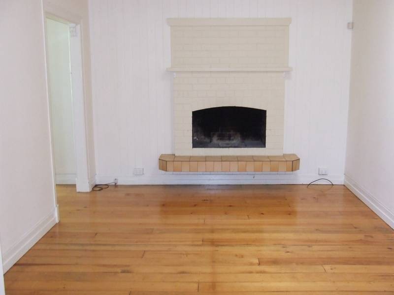 17 Dover Street, Hawthorne QLD 4171