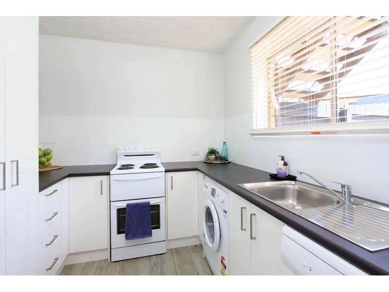 24 Ilya Street, Macgregor QLD 4109