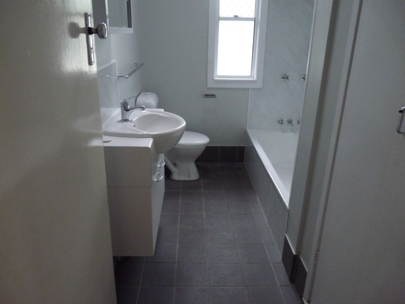 284 Nursery Road, Holland Park QLD 4121