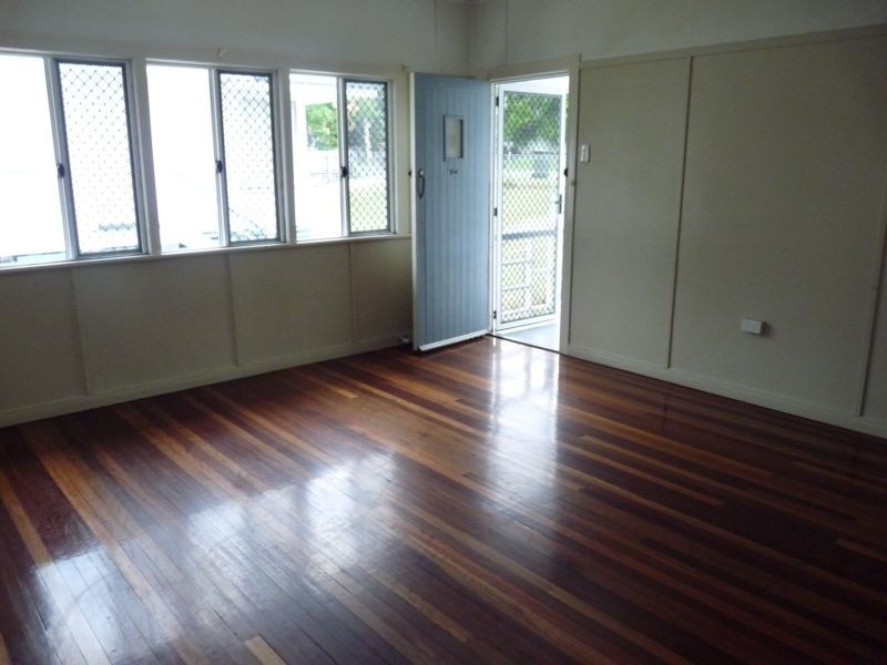 284 Nursery Road, Holland Park QLD 4121