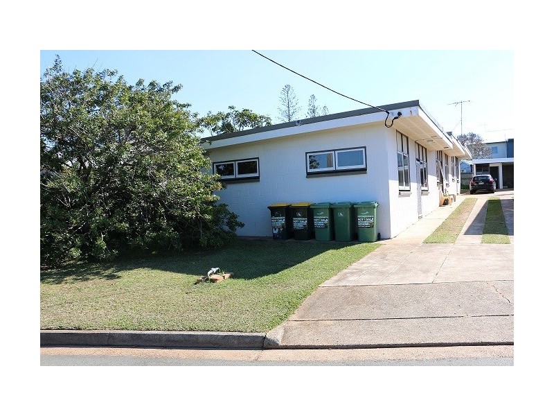 81 Flinders Pde, Scarborough QLD 4020