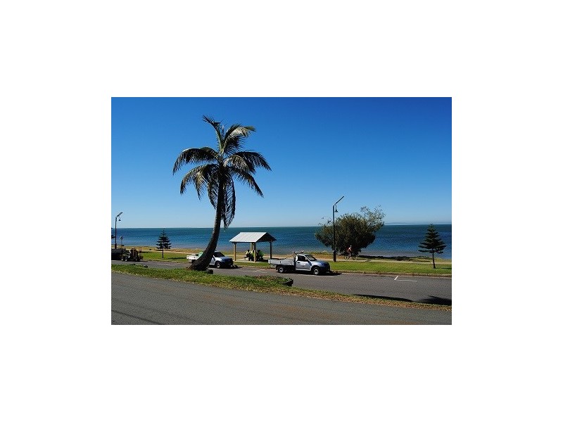 81 Flinders Pde, Scarborough QLD 4020