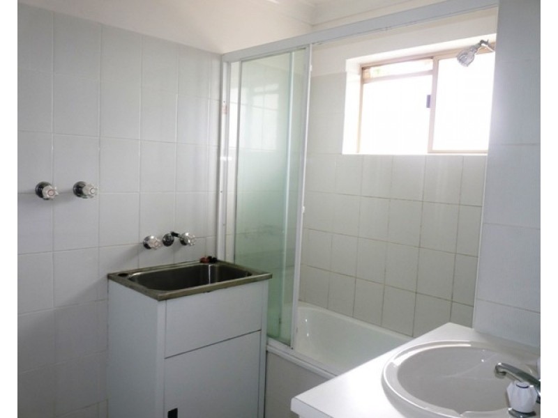 8/52 Miles Street, Hawthorne QLD 4171