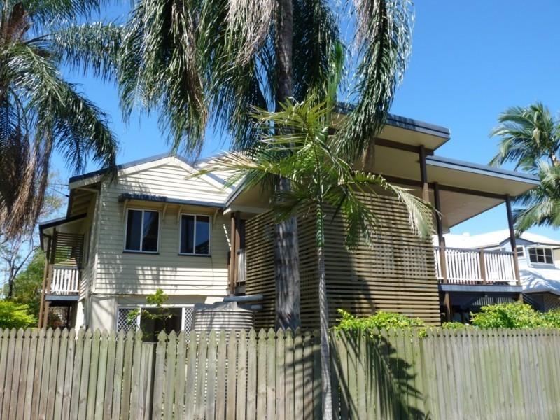 55 Gordon Street, Hawthorne QLD 4171