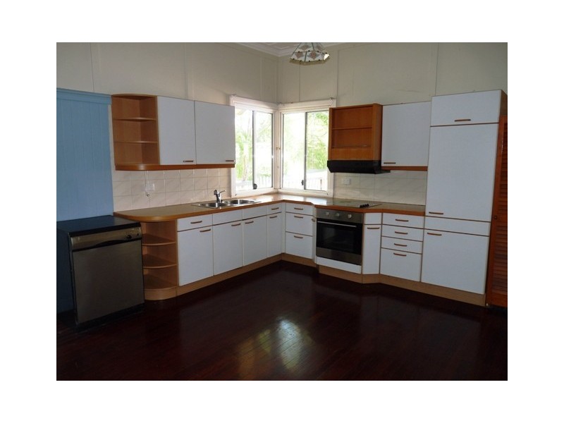 55 Gordon Street, Hawthorne QLD 4171