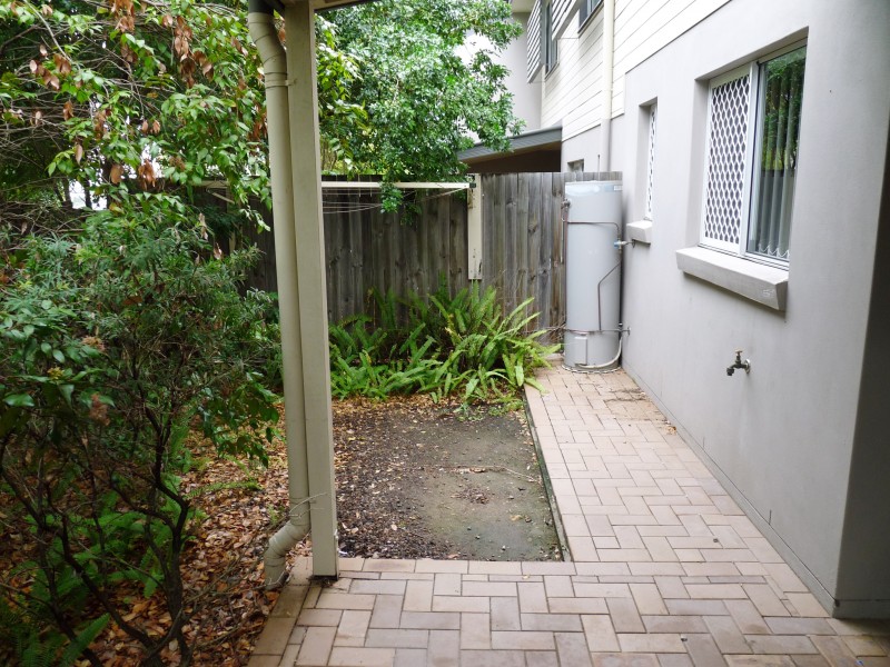 2/98 Thynne Road, Morningside QLD 4170