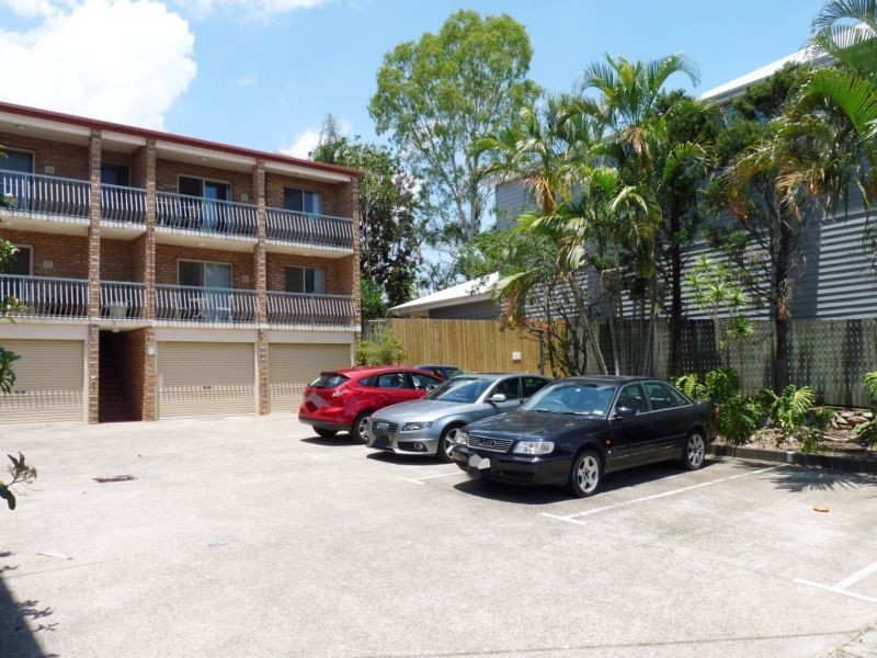 1/52 Miles Street, Hawthorne QLD 4171