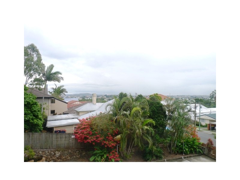 2/52 Miles Street, Hawthorne QLD 4171