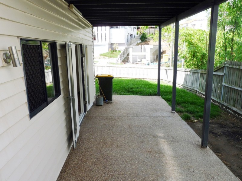 8 walker ave, Seven Hills QLD 4170