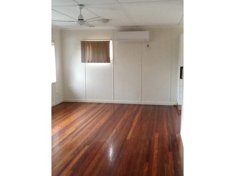 11 Camelia Street, Cannon Hill QLD 4170