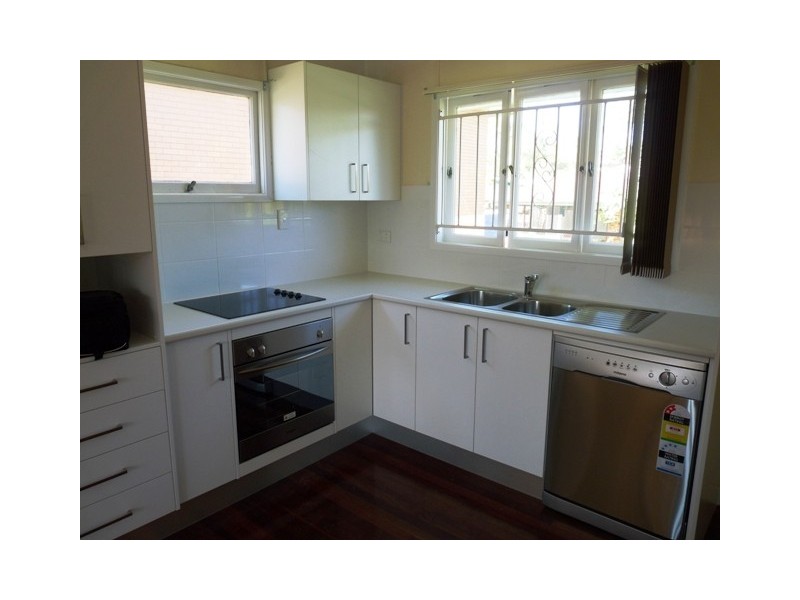 11 Camelia Street, Cannon Hill QLD 4170