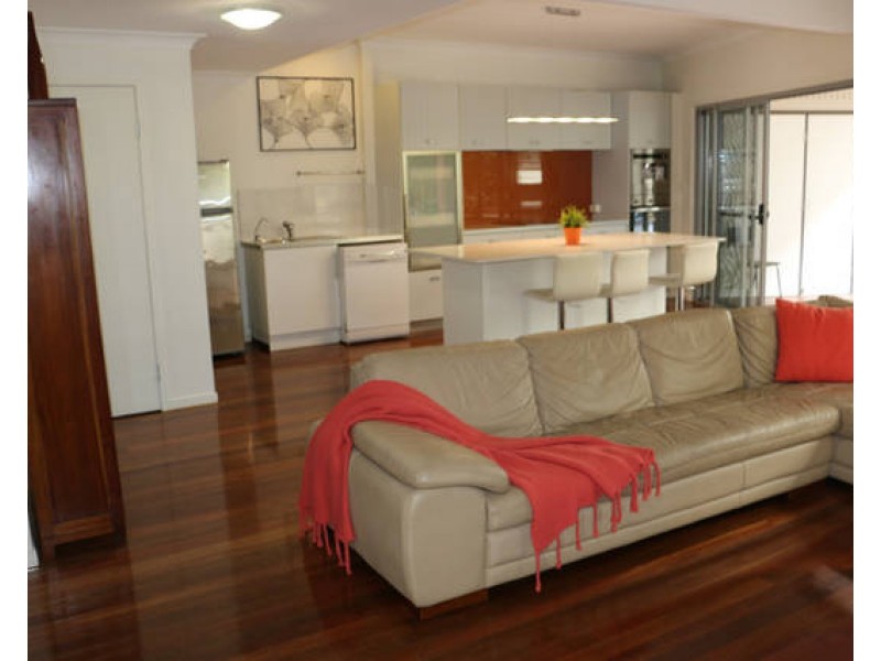 18a Young Street, Milton QLD 4064