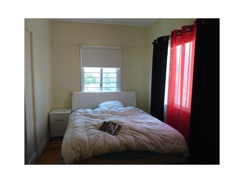 79 Grosvenor Street, Balmoral QLD 4171