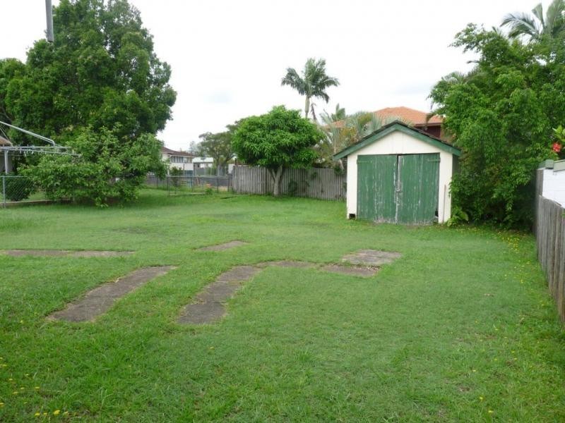 60 Dickenson Street, Carina QLD 4152