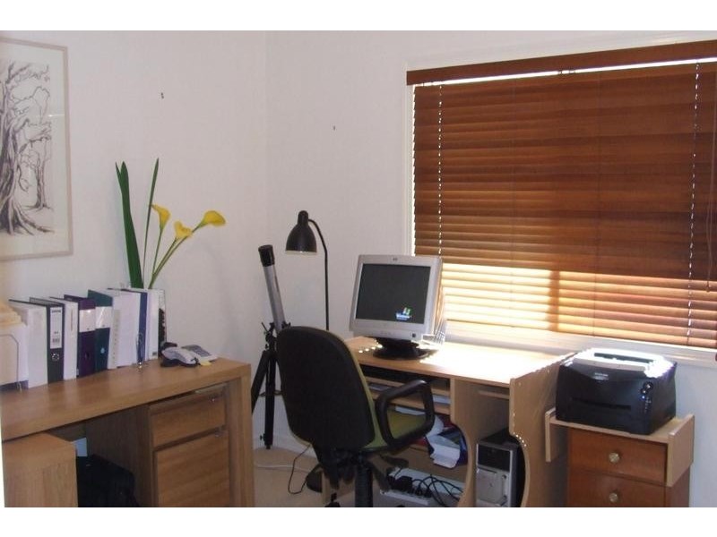 10 Thynne Avenue, Norman Park QLD 4170