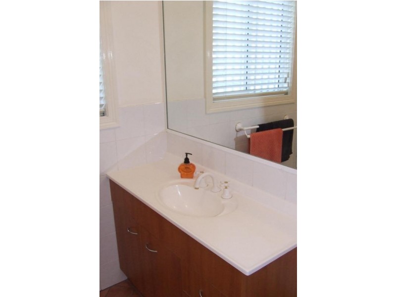 10 Thynne Avenue, Norman Park QLD 4170