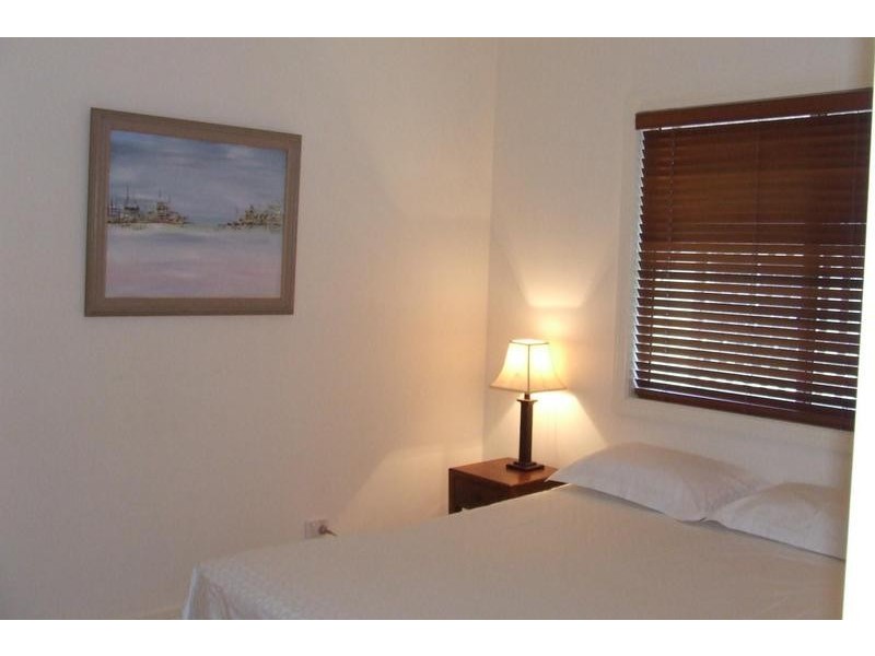 10 Thynne Avenue, Norman Park QLD 4170