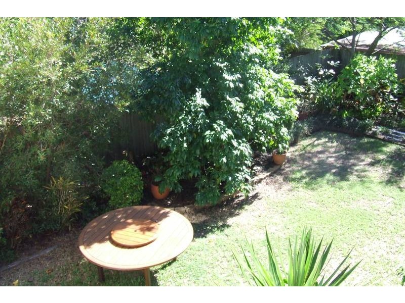 10 Thynne Avenue, Norman Park QLD 4170