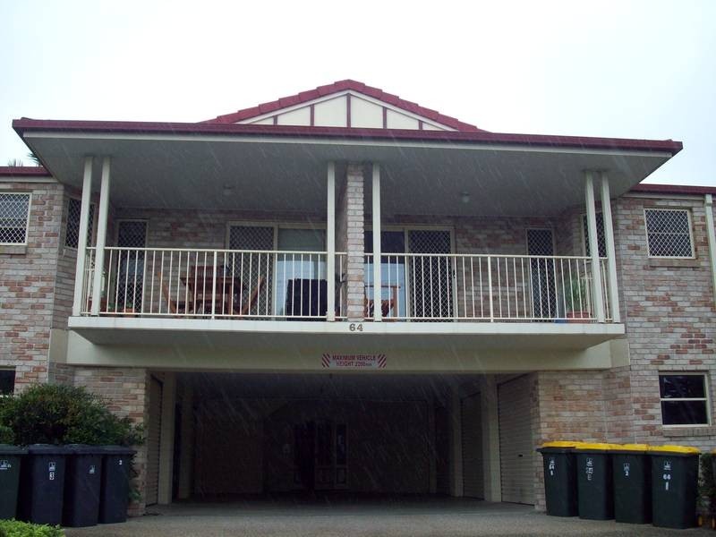 1/64 Miles Street, Hawthorne QLD 4171