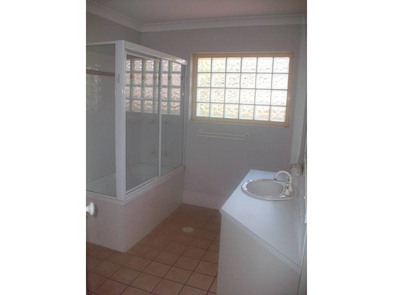 1/64 Miles Street, Hawthorne QLD 4171