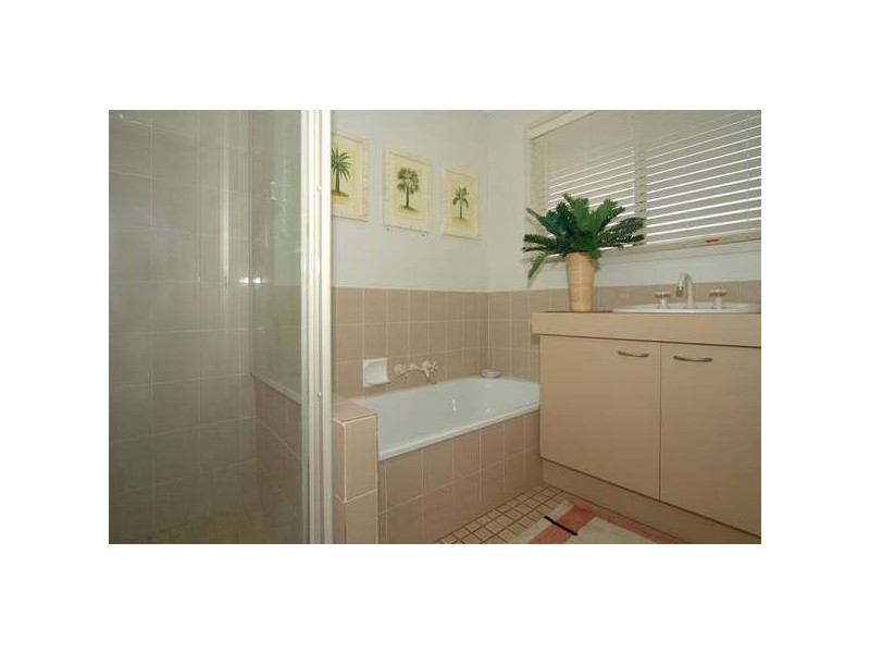 4 Biscay Court, Carina QLD 4152