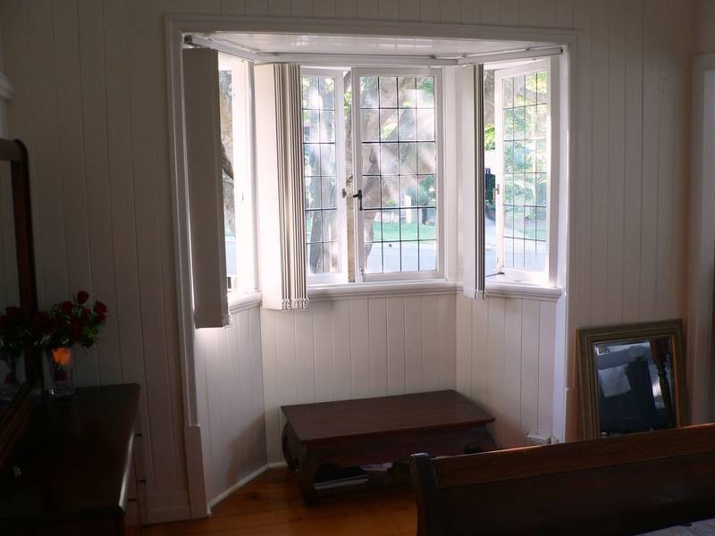 17 Dover Street, Hawthorne QLD 4171