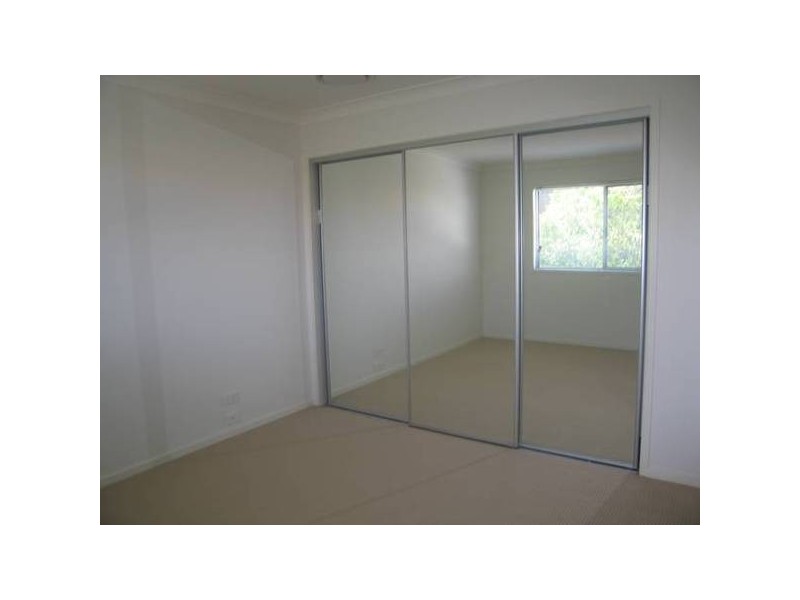 1/141 Grosvenor St, Morningside QLD 4170