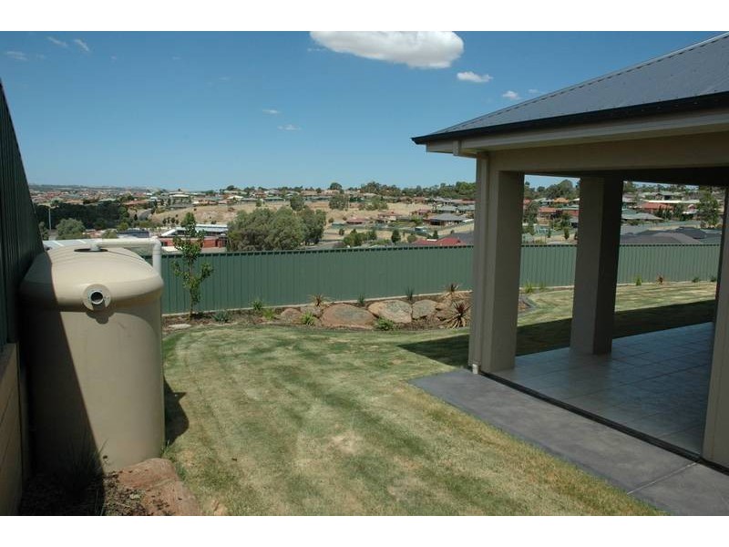 8 Falcon Drive, Hewett SA 5118