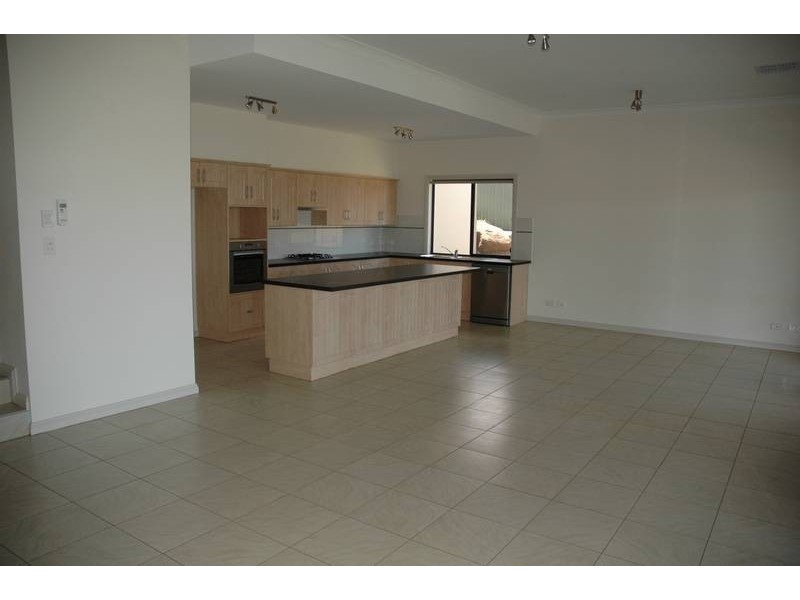 8 Falcon Drive, Hewett SA 5118