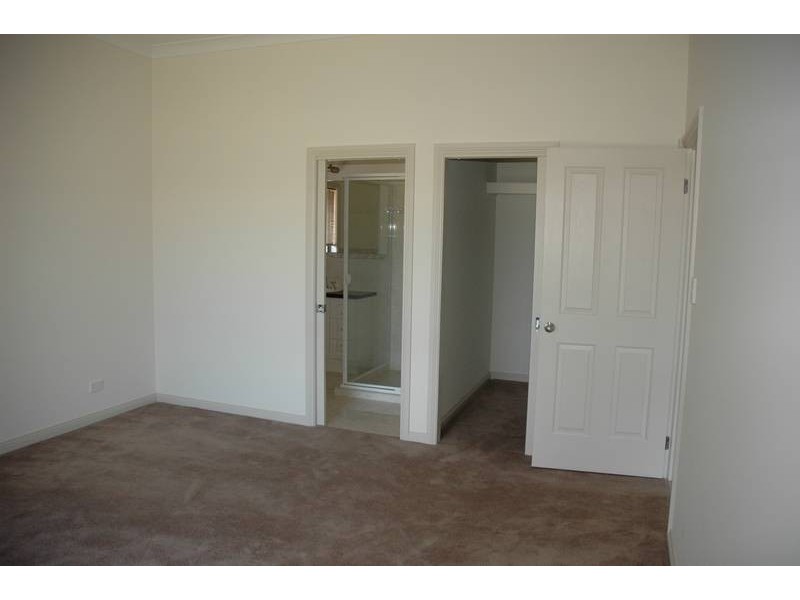 8 Falcon Drive, Hewett SA 5118