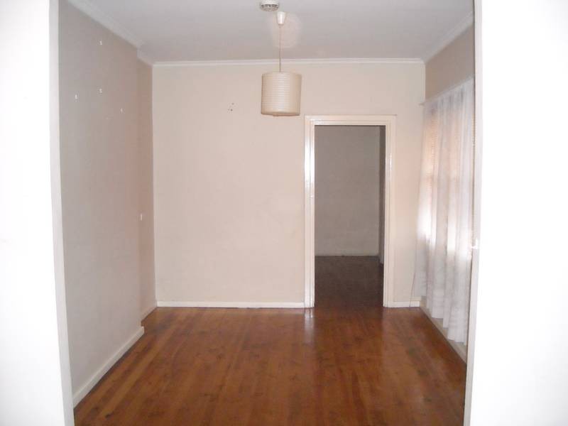 32 Goodman Rd, Elizabeth South SA 5112
