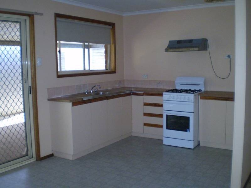 16 Grace Avenue, Andrews Farm SA 5114