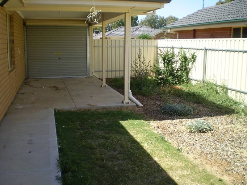 14 Caroline Dr, Paralowie SA 5108