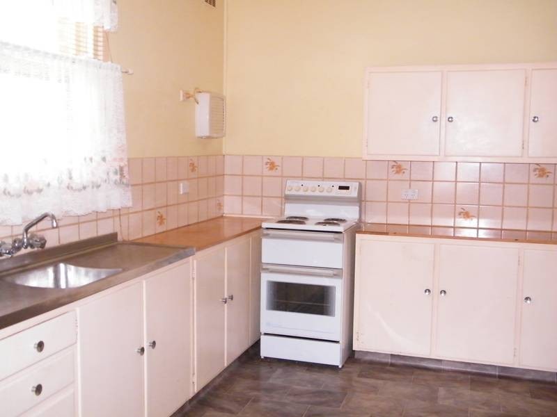 11 Hanson Road, Elizabeth Downs SA 5113