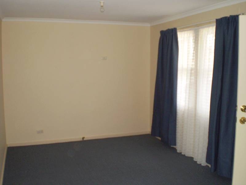 15 Moulds Crescent, Smithfield SA 5114