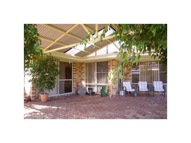 35 Barton Drive, Australind WA 6233