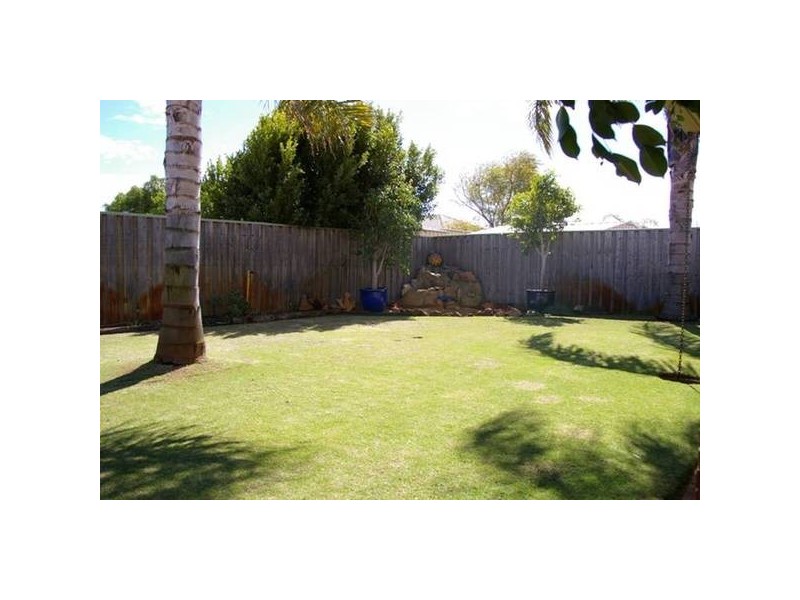 35 Barton Drive, Australind WA 6233