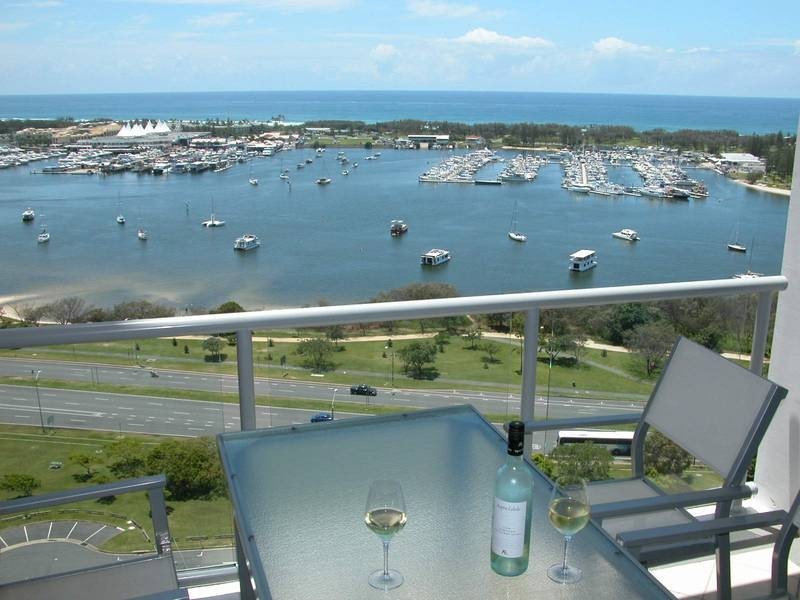 2301/1 Como Court, Southport QLD 4215