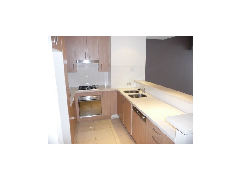 208/3 Como Crescent, Southport QLD 4215